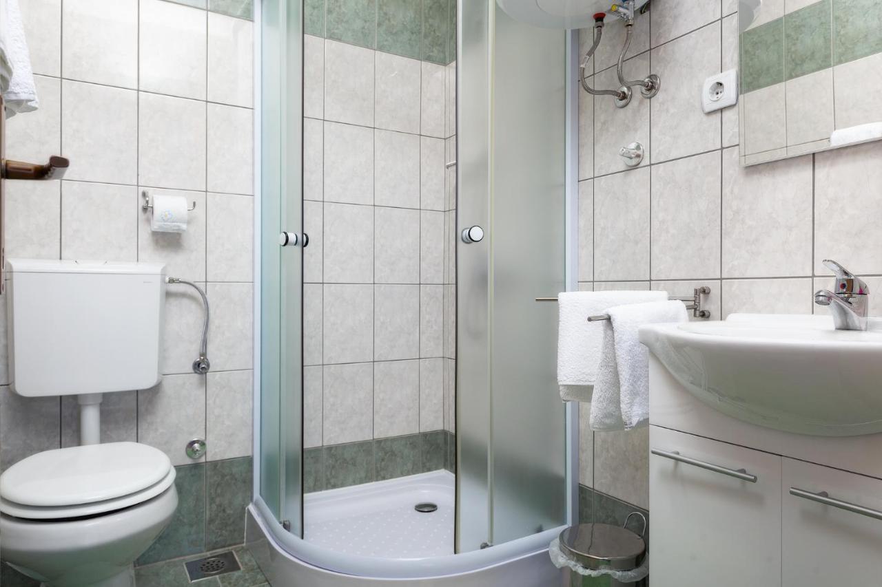 Appartement Manda à Karlobag Extérieur photo